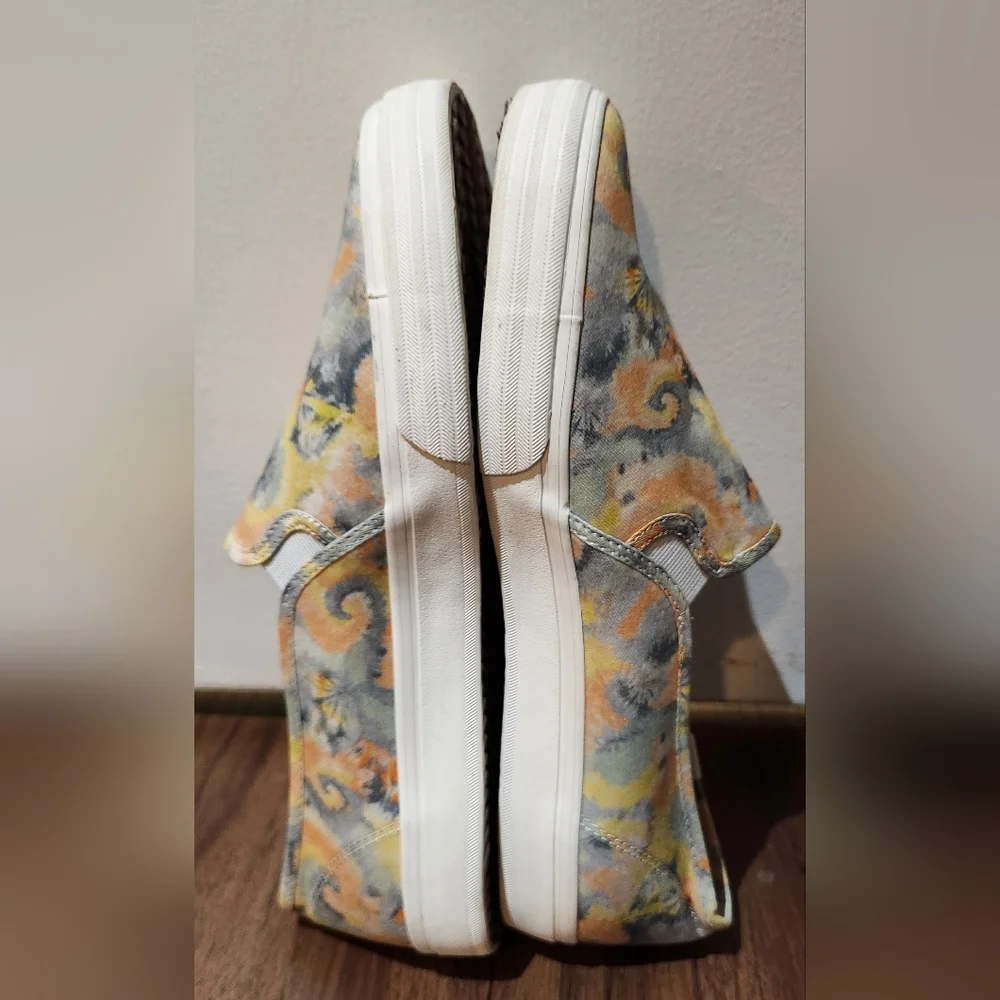 Women's Keds Slip On Shoes, Size 11 - Picture 2 of 7